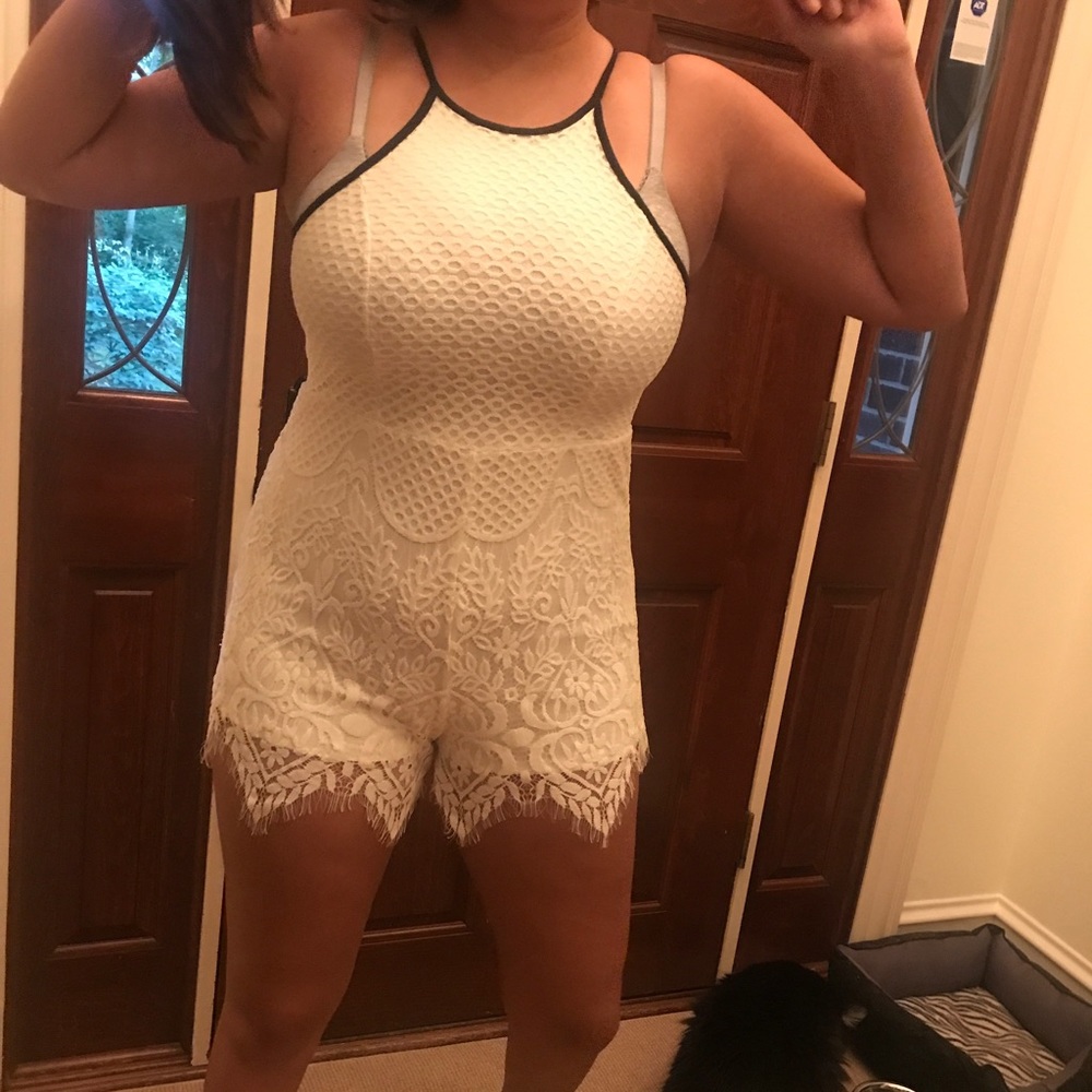 White lace romper L